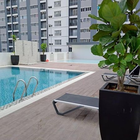 Impiana Homestay Near Putrajaya, Cyberjaya, Musliem Only,Wifi,Netflix Kampung Dengkil Zewnętrze zdjęcie