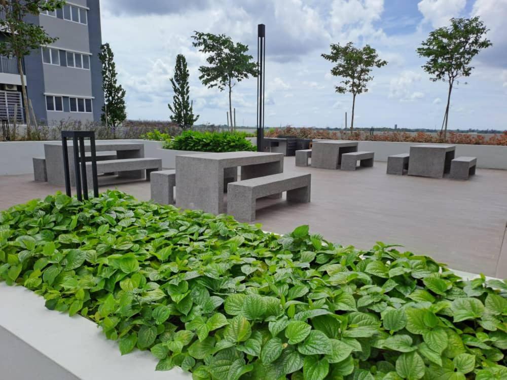 Impiana Homestay Near Putrajaya, Cyberjaya, Musliem Only,Wifi,Netflix Kampung Dengkil Zewnętrze zdjęcie