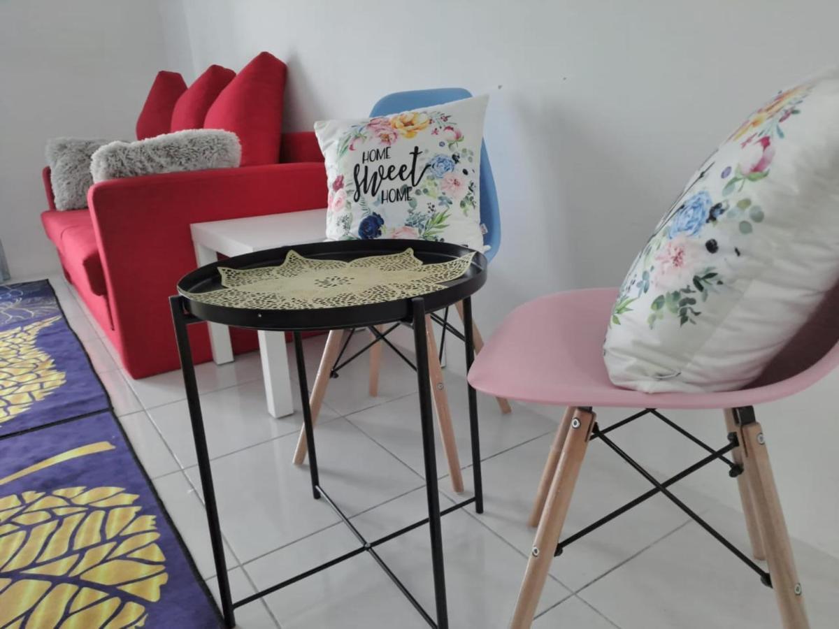 Impiana Homestay Near Putrajaya, Cyberjaya, Musliem Only,Wifi,Netflix Kampung Dengkil Zewnętrze zdjęcie