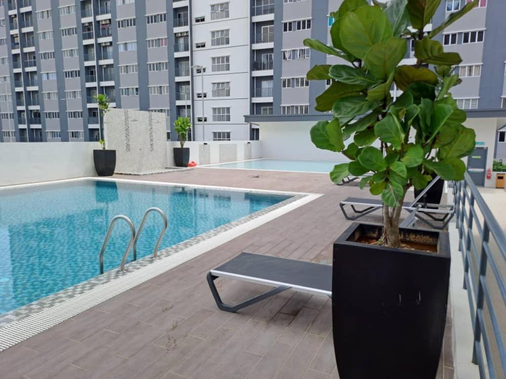 Impiana Homestay Near Putrajaya, Cyberjaya, Musliem Only,Wifi,Netflix Kampung Dengkil Zewnętrze zdjęcie
