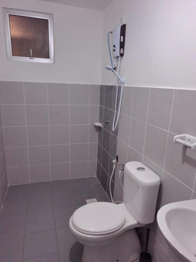 Impiana Homestay Near Putrajaya, Cyberjaya, Musliem Only,Wifi,Netflix Kampung Dengkil Zewnętrze zdjęcie
