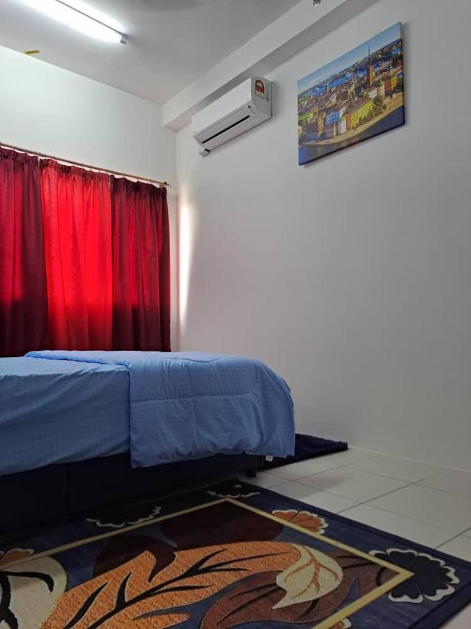 Impiana Homestay Near Putrajaya, Cyberjaya, Musliem Only,Wifi,Netflix Kampung Dengkil Zewnętrze zdjęcie