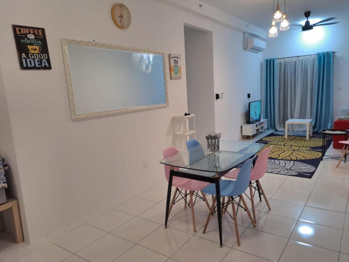 Impiana Homestay Near Putrajaya, Cyberjaya, Musliem Only,Wifi,Netflix Kampung Dengkil Zewnętrze zdjęcie