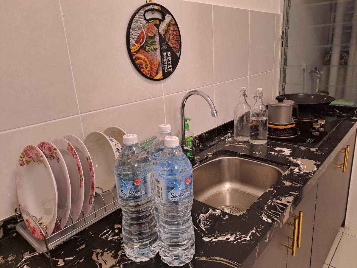 Impiana Homestay Near Putrajaya, Cyberjaya, Musliem Only,Wifi,Netflix Kampung Dengkil Zewnętrze zdjęcie