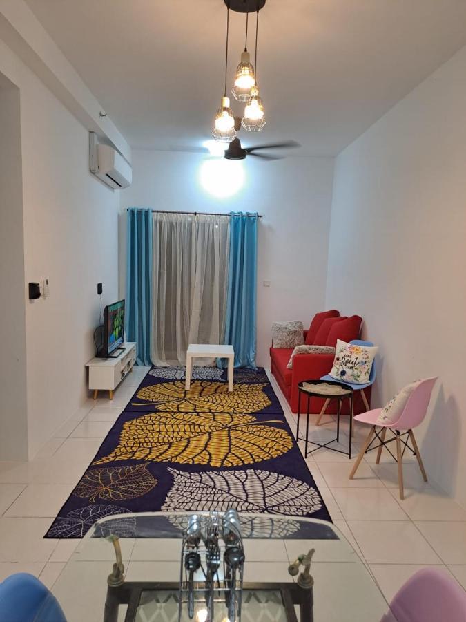 Impiana Homestay Near Putrajaya, Cyberjaya, Musliem Only,Wifi,Netflix Kampung Dengkil Zewnętrze zdjęcie