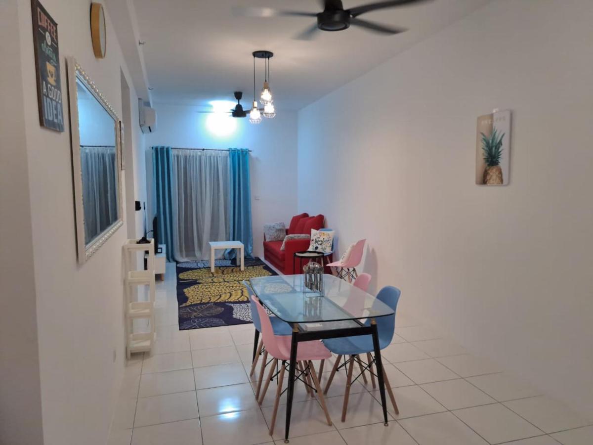 Impiana Homestay Near Putrajaya, Cyberjaya, Musliem Only,Wifi,Netflix Kampung Dengkil Zewnętrze zdjęcie