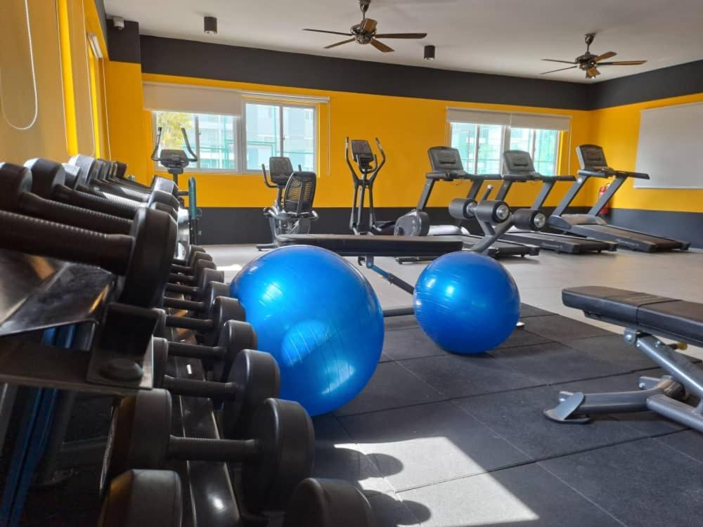Impiana Homestay Near Putrajaya, Cyberjaya, Musliem Only,Wifi,Netflix Kampung Dengkil Zewnętrze zdjęcie