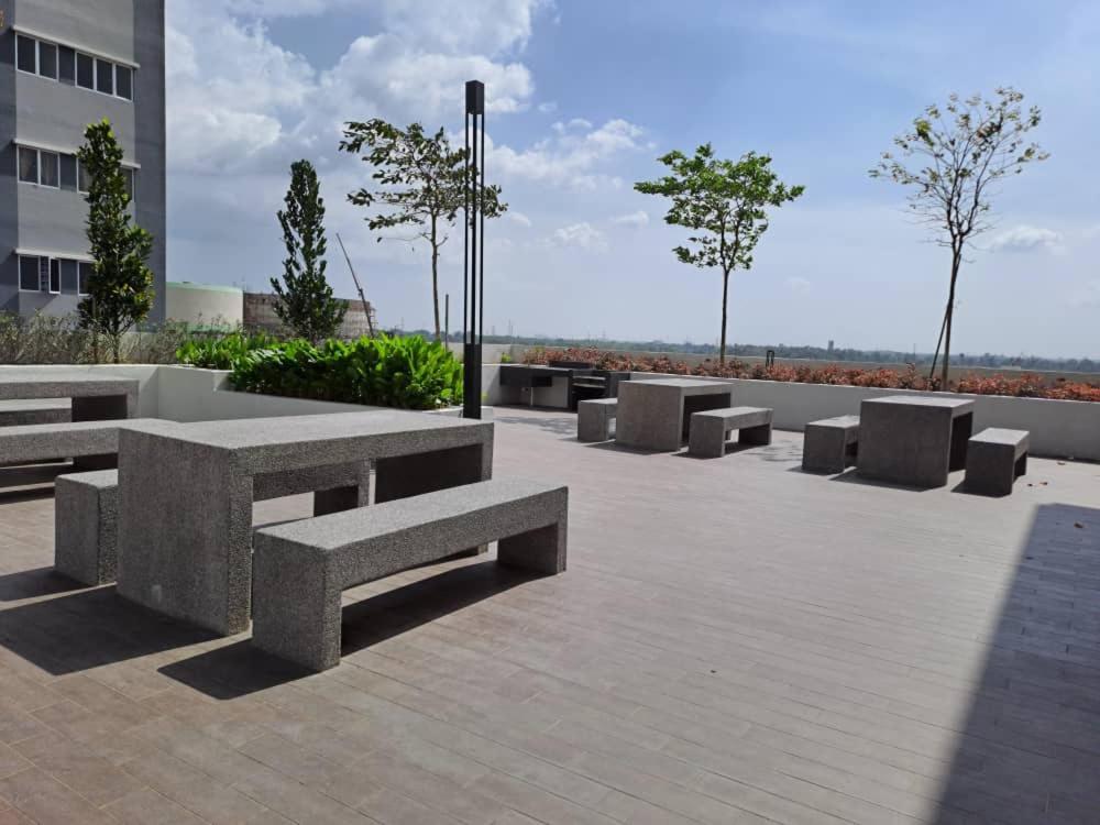 Impiana Homestay Near Putrajaya, Cyberjaya, Musliem Only,Wifi,Netflix Kampung Dengkil Zewnętrze zdjęcie