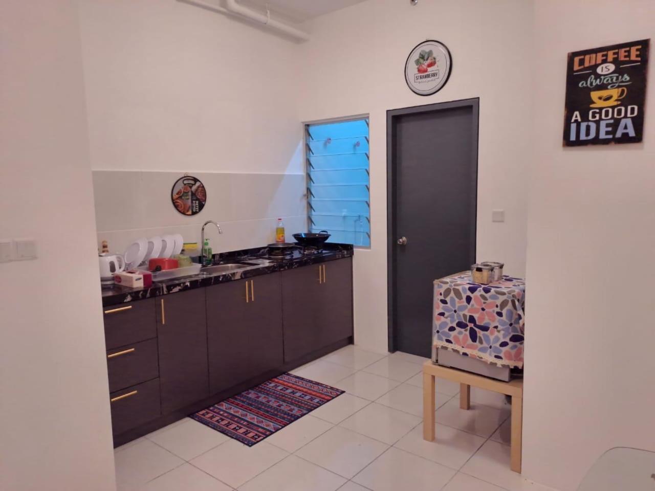 Impiana Homestay Near Putrajaya, Cyberjaya, Musliem Only,Wifi,Netflix Kampung Dengkil Zewnętrze zdjęcie