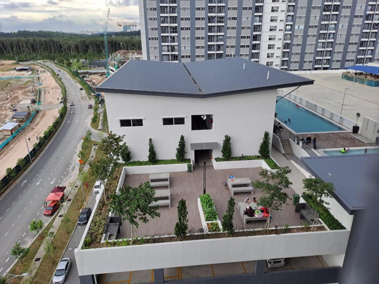 Impiana Homestay Near Putrajaya, Cyberjaya, Musliem Only,Wifi,Netflix Kampung Dengkil Zewnętrze zdjęcie