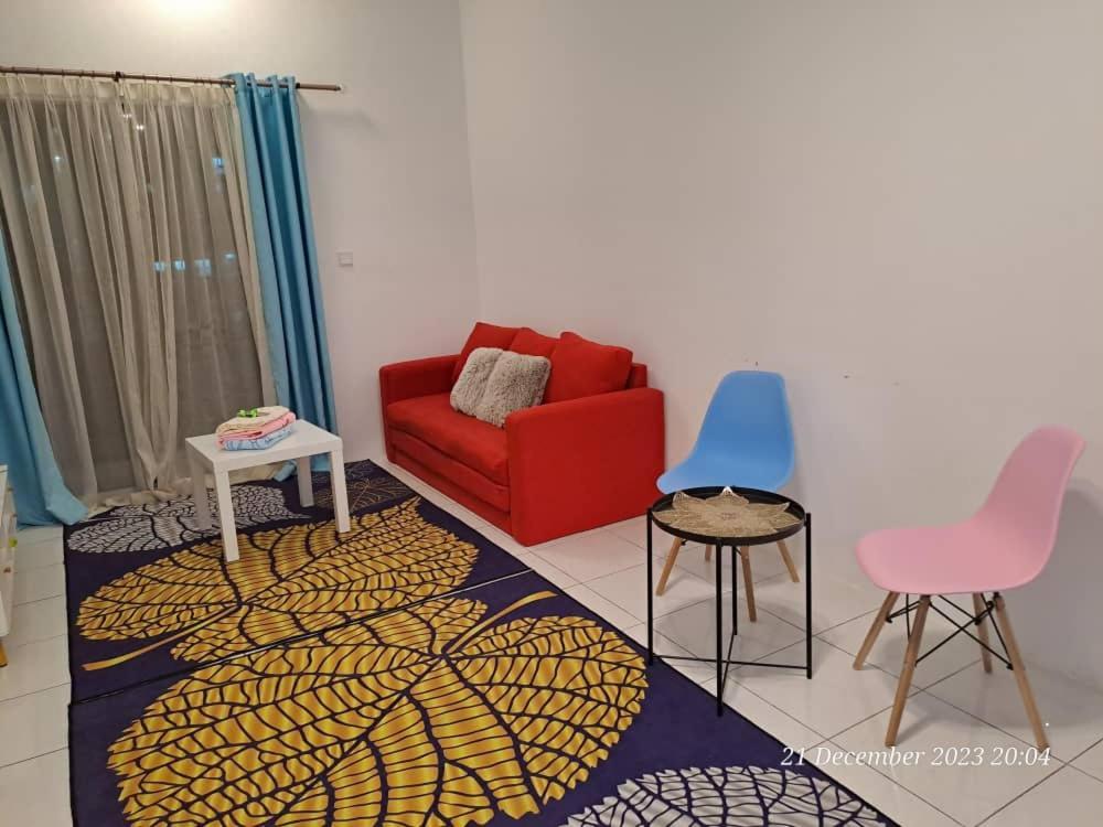 Impiana Homestay Near Putrajaya, Cyberjaya, Musliem Only,Wifi,Netflix Kampung Dengkil Zewnętrze zdjęcie